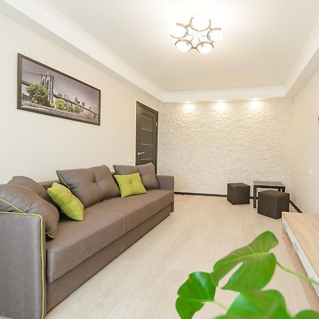 Artal Apartment On Iordanskaya 22 Kiev Eksteriør bilde