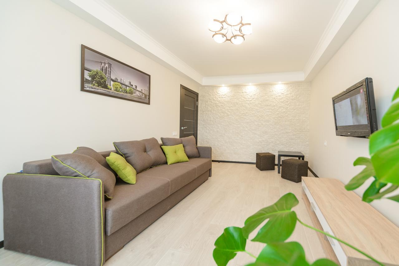 Artal Apartment On Iordanskaya 22 Kiev Eksteriør bilde
