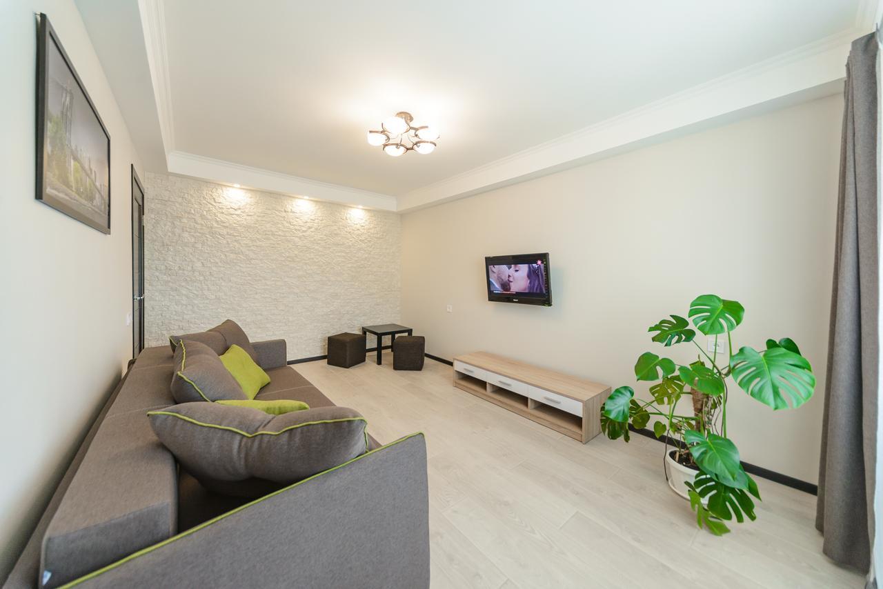 Artal Apartment On Iordanskaya 22 Kiev Eksteriør bilde