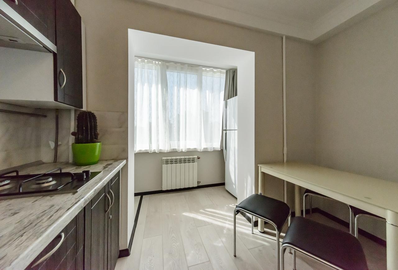 Artal Apartment On Iordanskaya 22 Kiev Eksteriør bilde