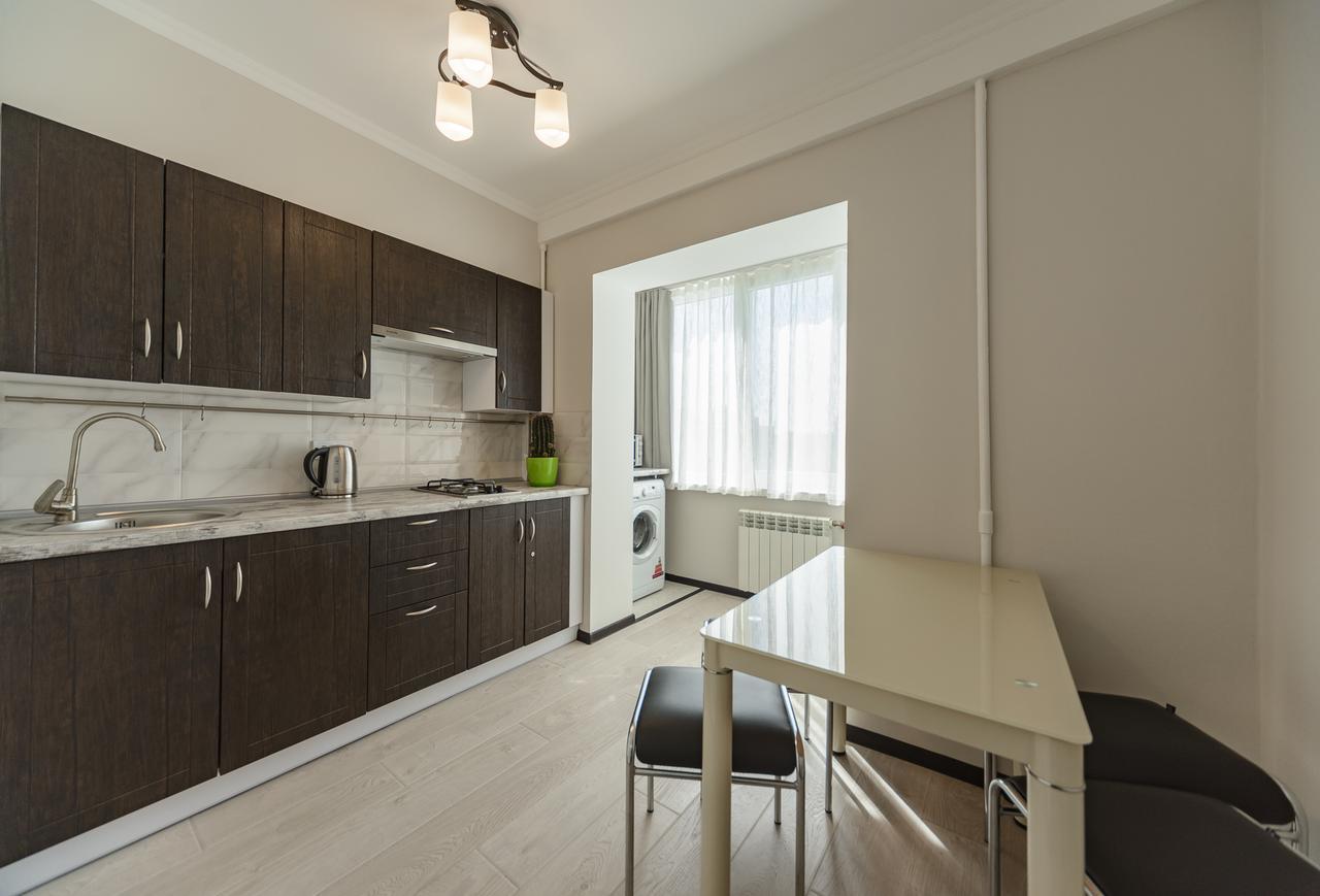 Artal Apartment On Iordanskaya 22 Kiev Eksteriør bilde