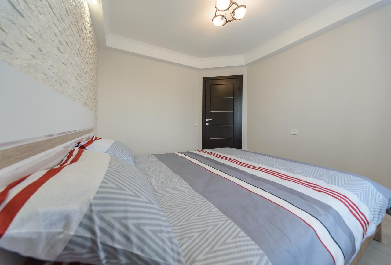 Artal Apartment On Iordanskaya 22 Kiev Eksteriør bilde