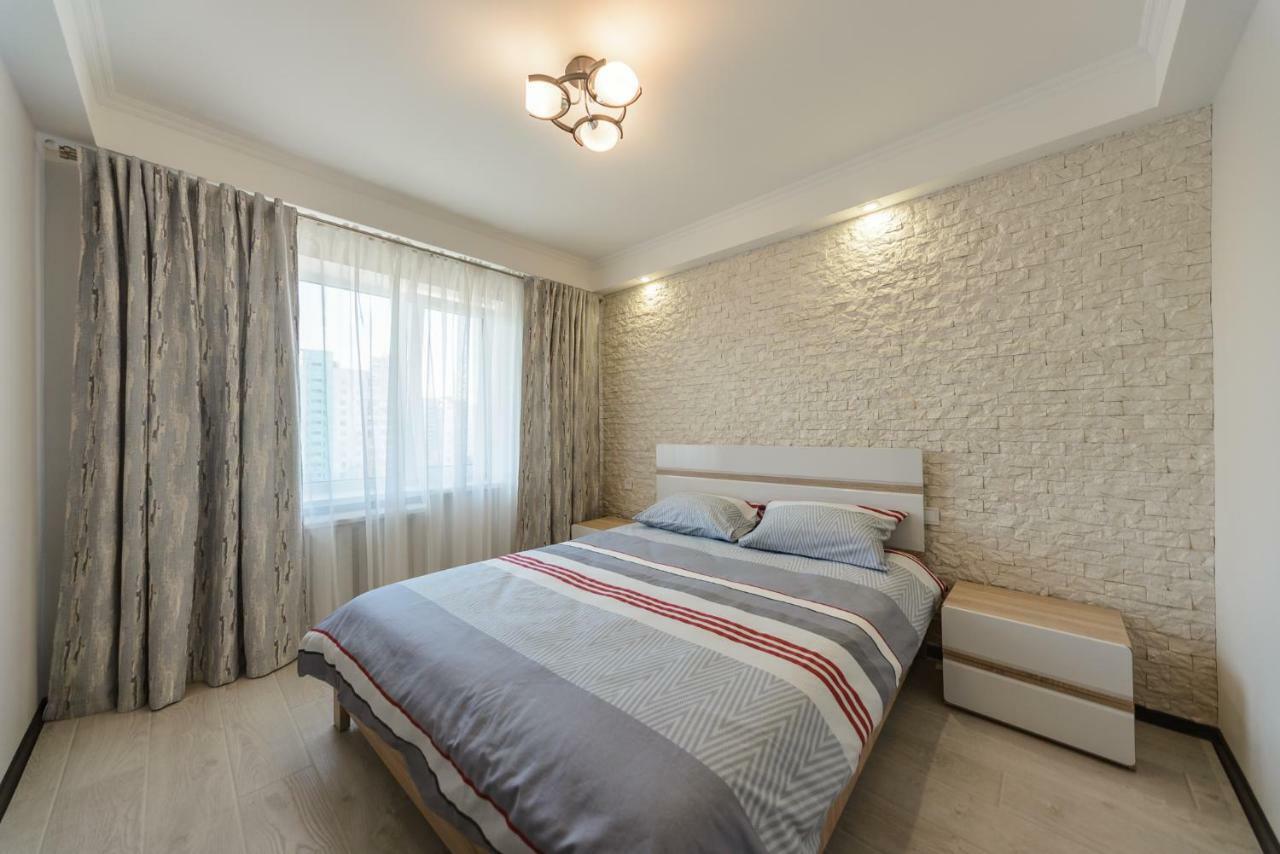 Artal Apartment On Iordanskaya 22 Kiev Eksteriør bilde